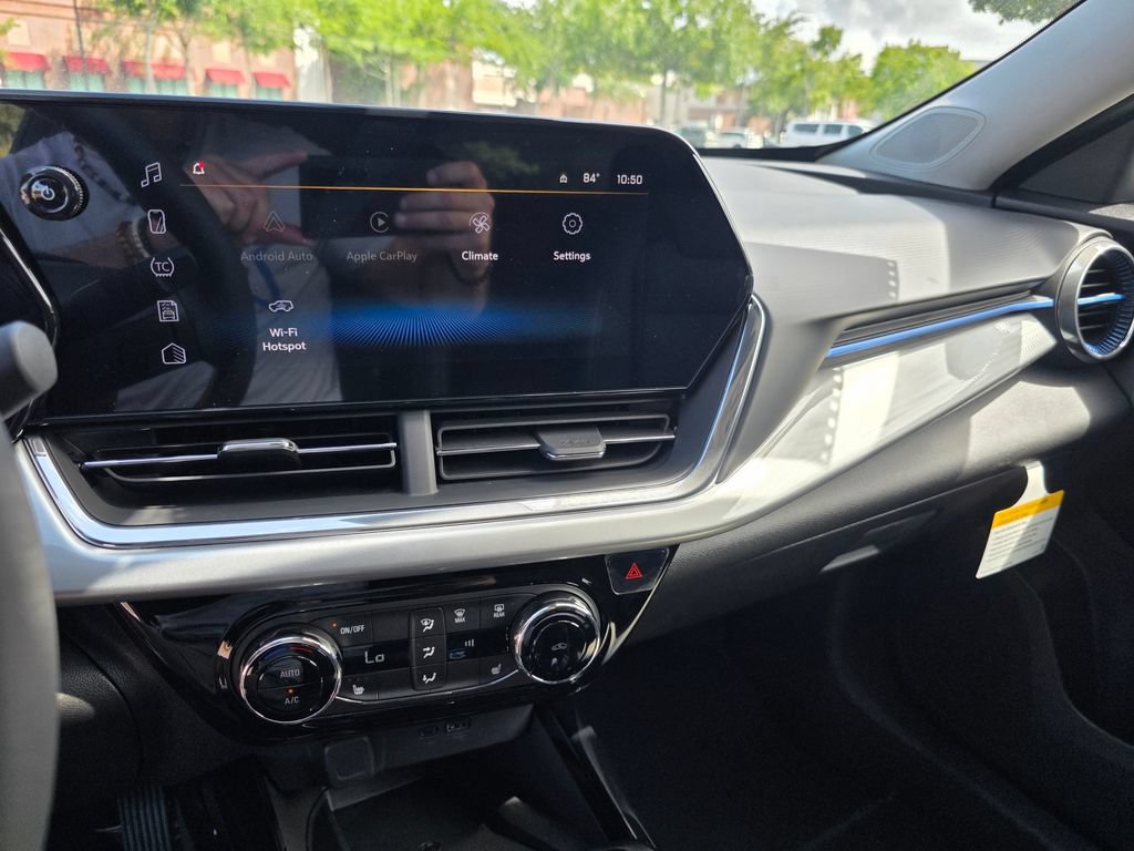 New 2026 Chevrolet Trax LT w/ Sunroof Package FWD image 11