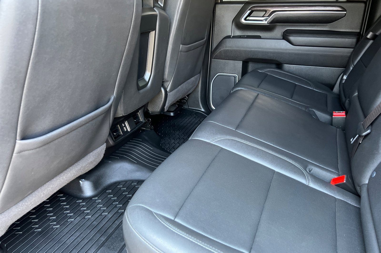 Used 2024 Chevrolet Silverado 2500 LTZ image 9