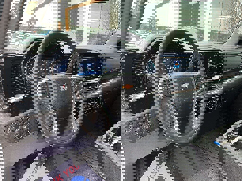 Used 2024 Chevrolet Silverado 2500 LT w/ Convenience Package image 6