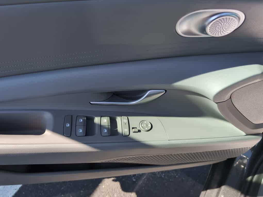 New 2026 Hyundai Elantra SE FWD image 31