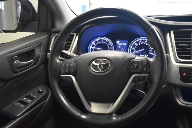Used 2019 Toyota Highlander SE AWD/4WD image 24