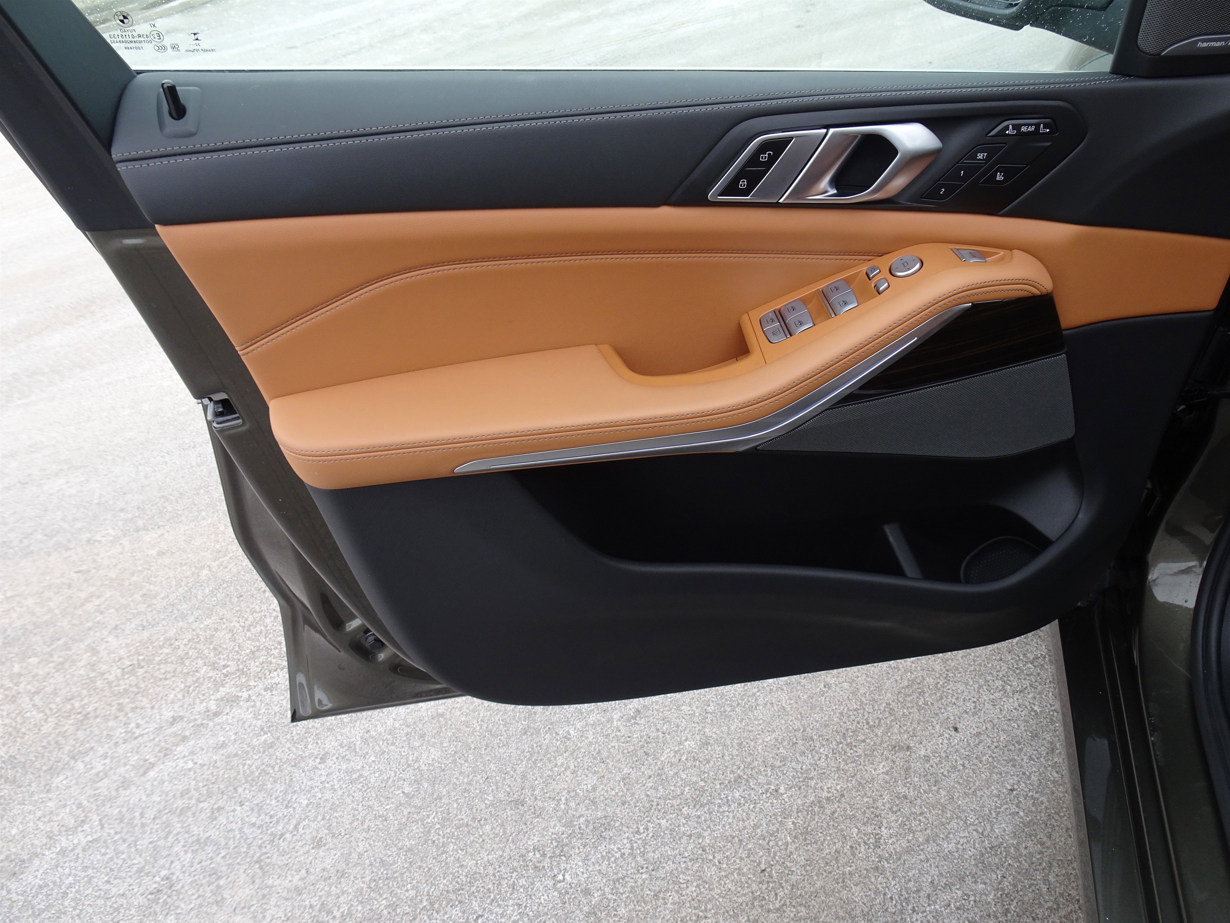 Used 2023 BMW X7 xDrive40i w/ Premium Package image 17