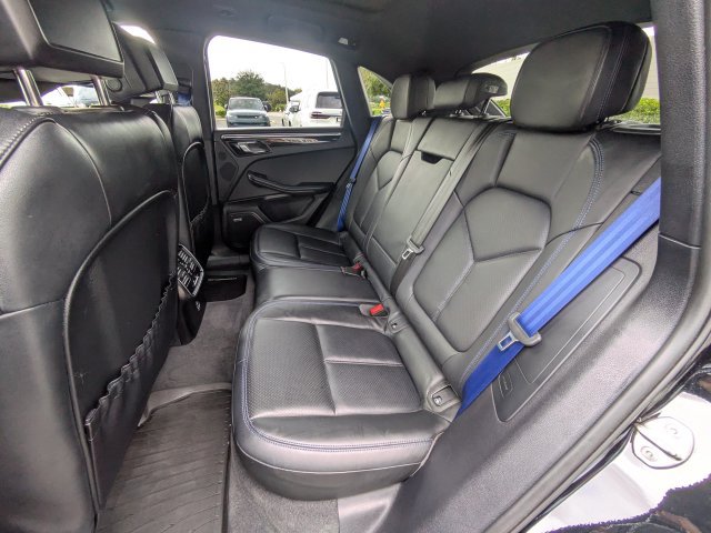 Used 2023 Porsche Macan AWD/4WD image 14