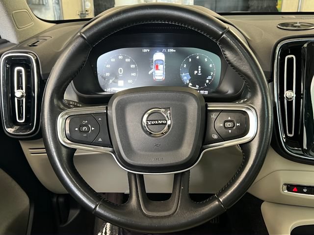 Used 2019 Volvo XC40 T5 Momentum AWD/4WD image 40