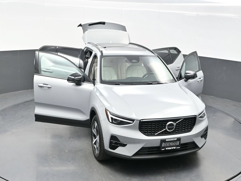 New 2026 Volvo XC40 B5 Plus w/ Protection Package Premier AWD/4WD image 38