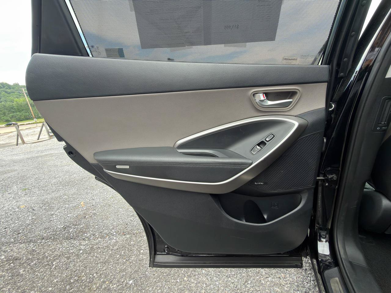 Used 2017 Hyundai Santa Fe Limited FWD image 27