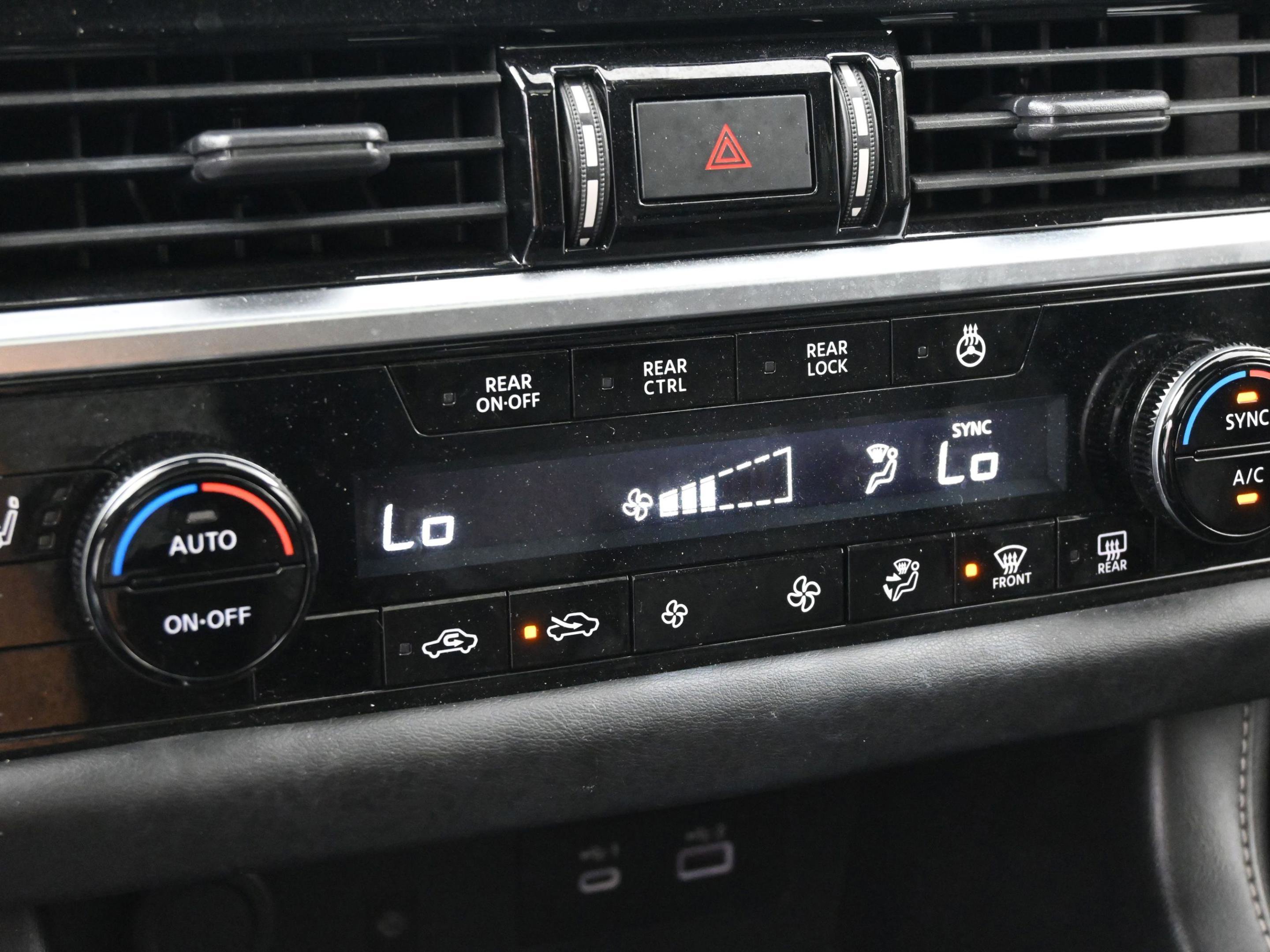 Used 2022 Nissan Pathfinder SL w/ SL Premium Package image 26