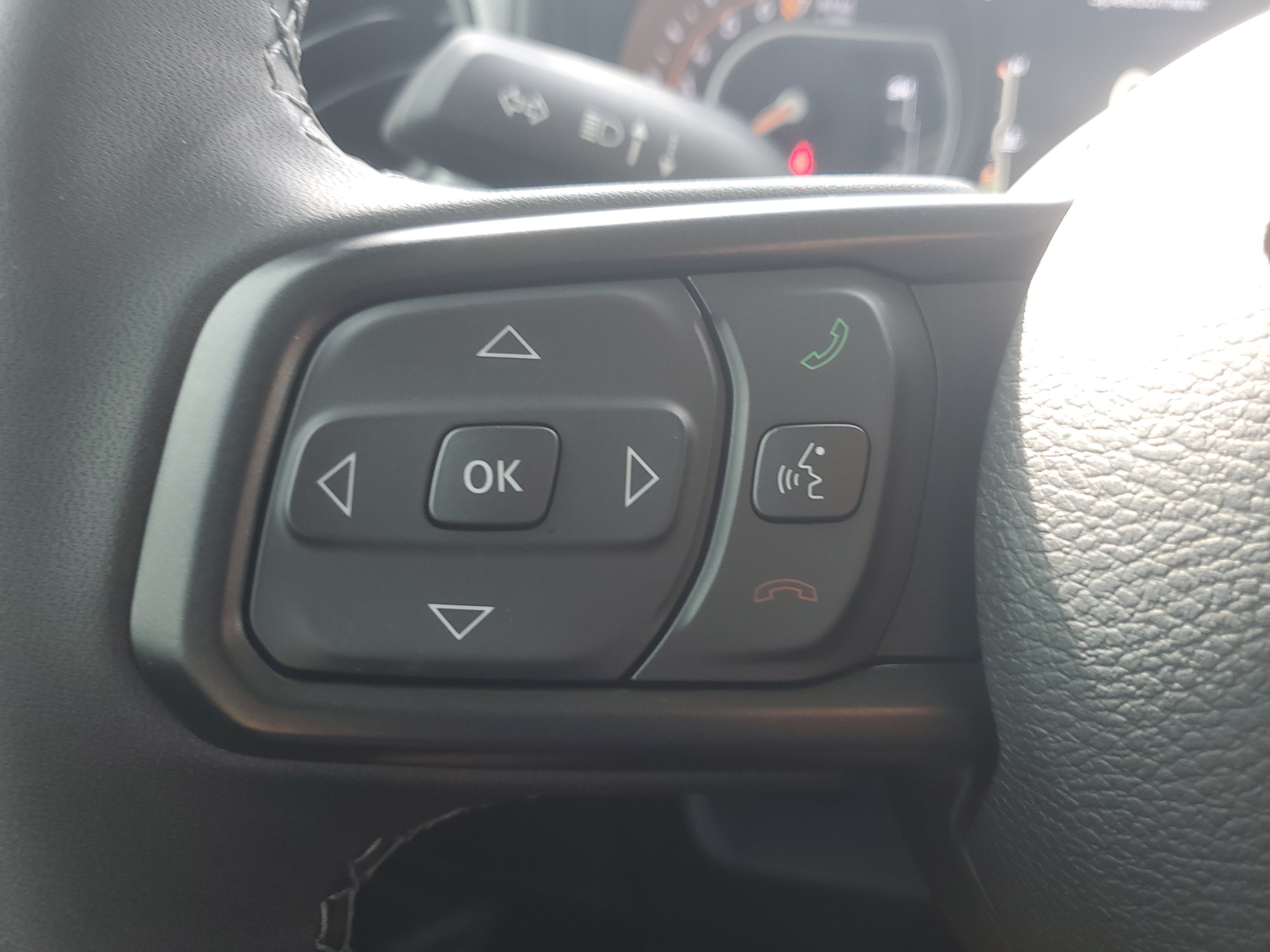 Used 2025 Jeep Gladiator Sport AWD/4WD image 16