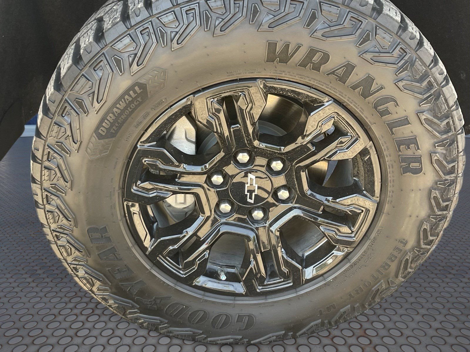 Certified 2025 Chevrolet Silverado 1500 ZR2 AWD/4WD image 10