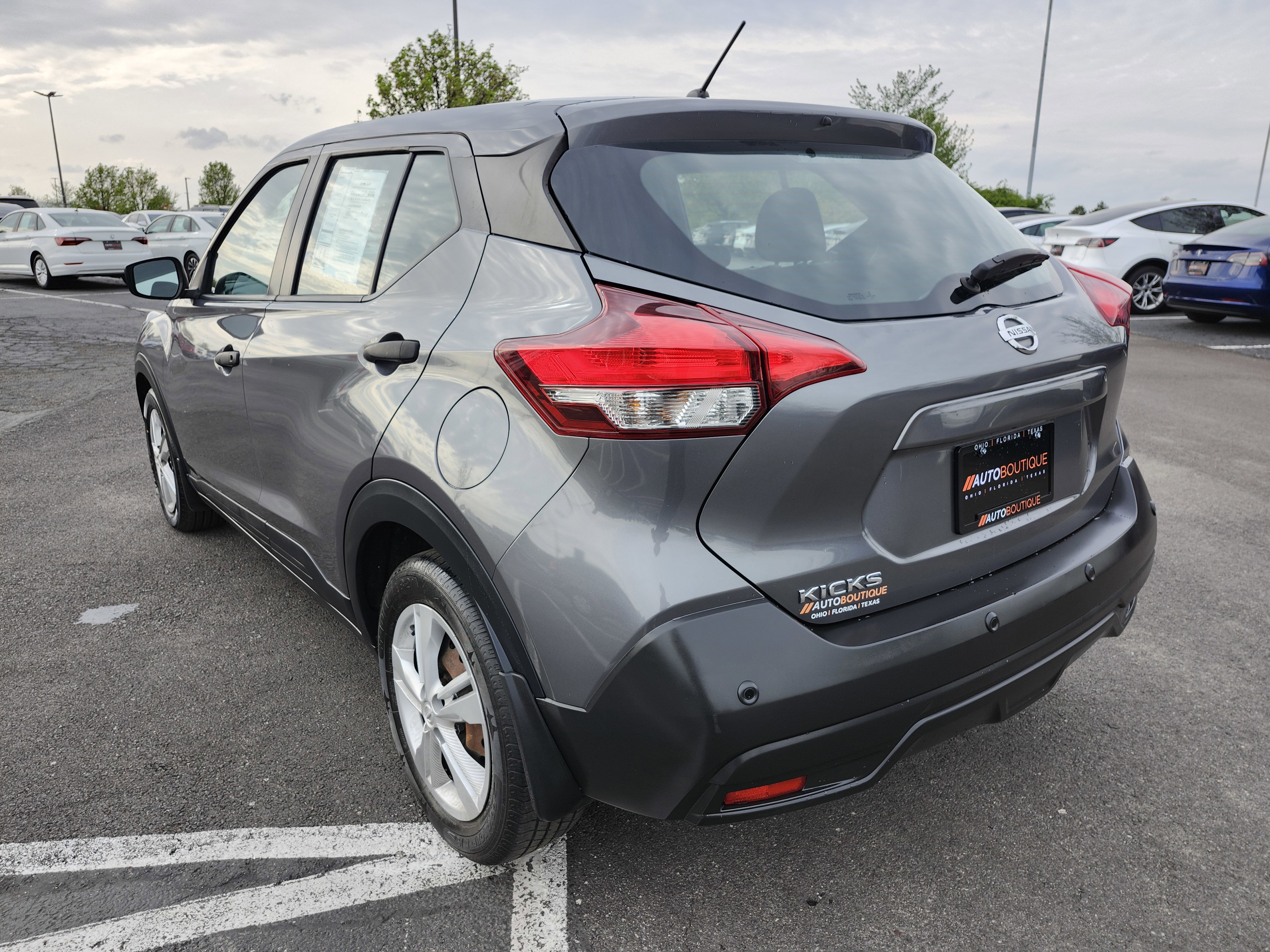 Used 2020 Nissan Kicks S FWD image 13
