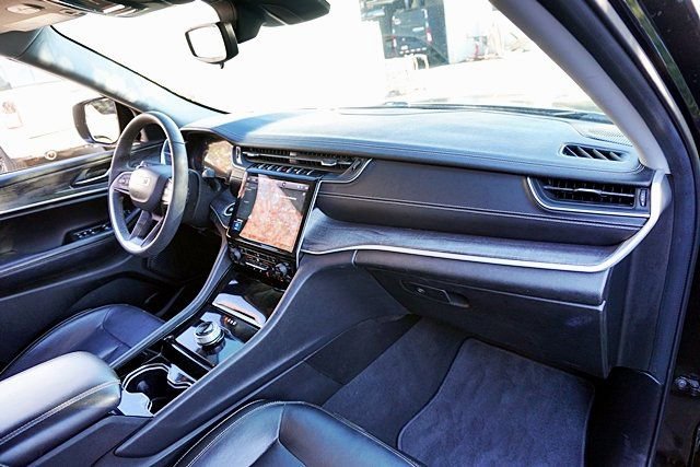 Used 2023 Jeep Grand Cherokee Limited w/ Trailer Tow Prep Group (B) image 10