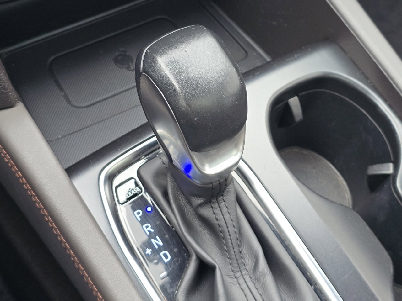 Used 2020 Hyundai Santa Fe SEL w/ Convenience + Premium Package image 32