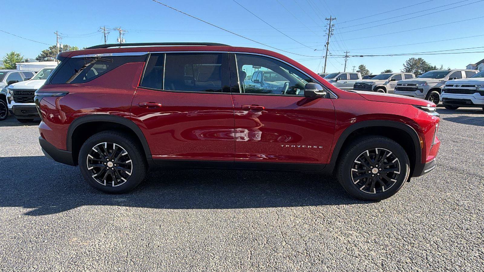 New 2026 Chevrolet Traverse LT w/ Sun and Wheel Package FWD image 4