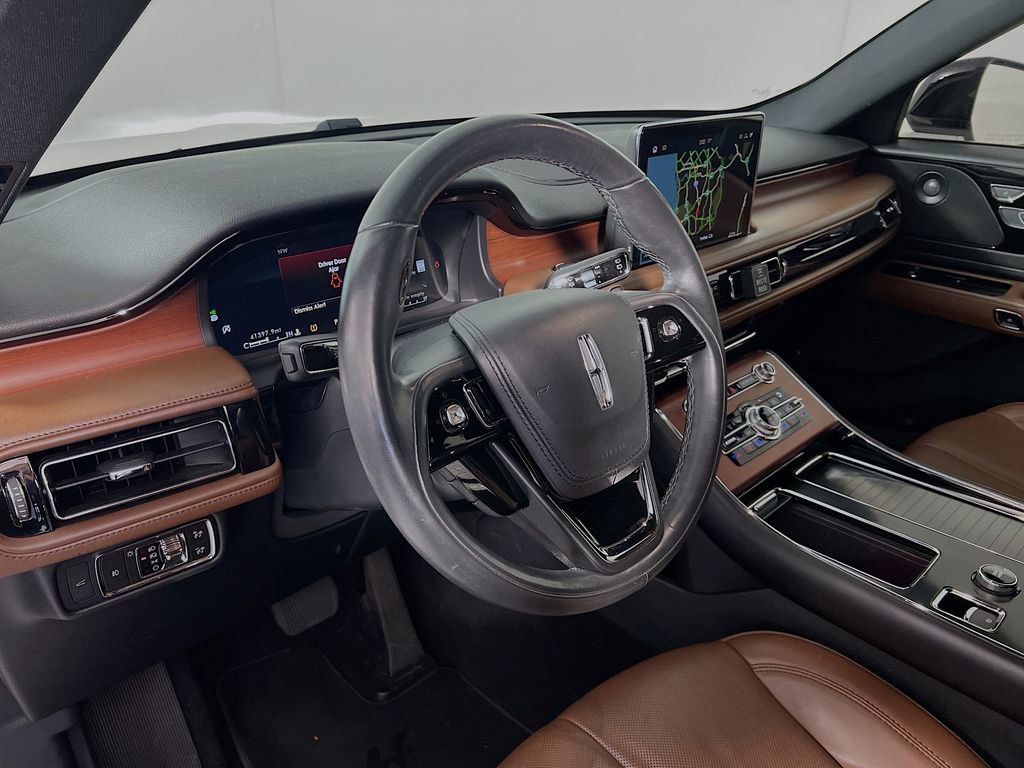Used 2020 Lincoln Aviator Reserve w/ Equipment Group 201A AWD/4WD image 6