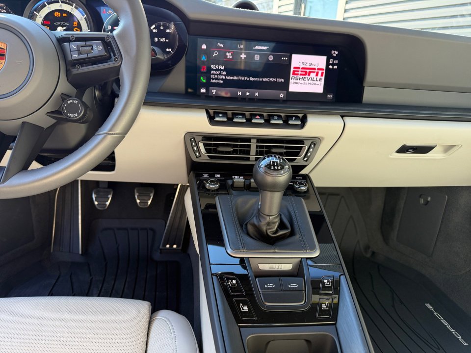 Certified 2022 Porsche 911 Targa 4 GTS image 16