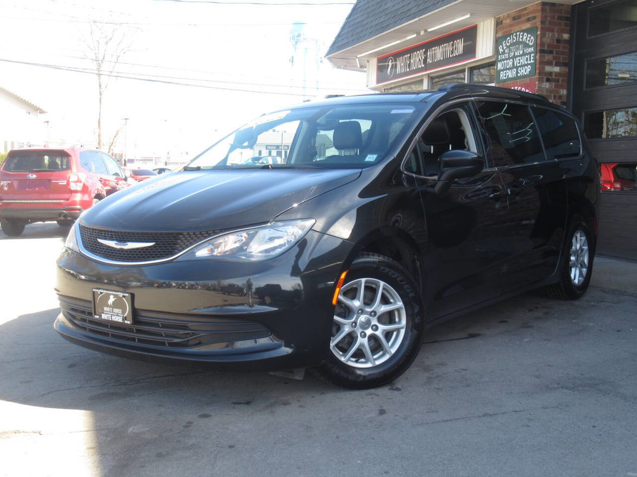 Used 2020 Chrysler Voyager Lxi image 29