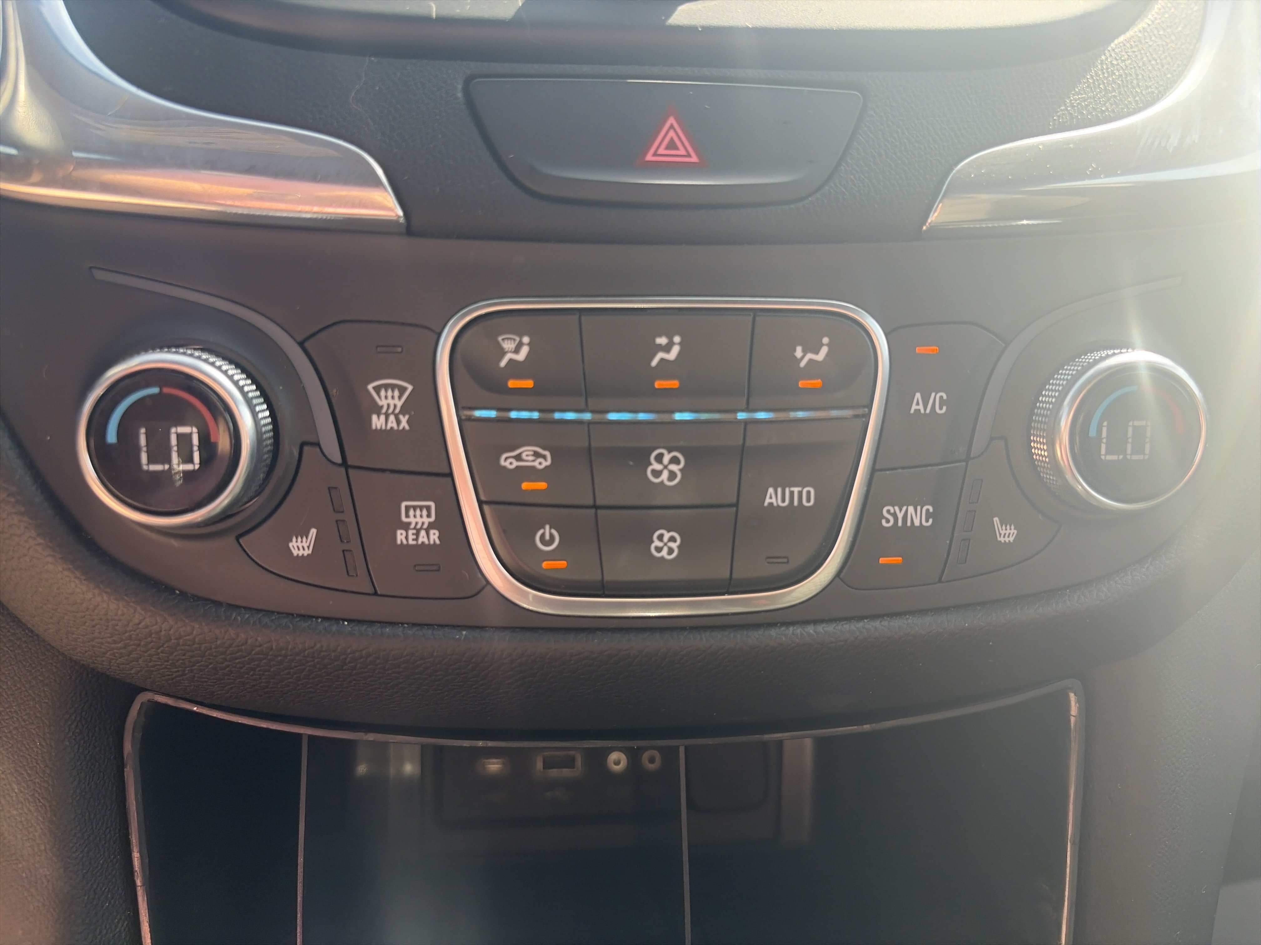 Used 2019 Chevrolet Equinox LT AWD/4WD image 29