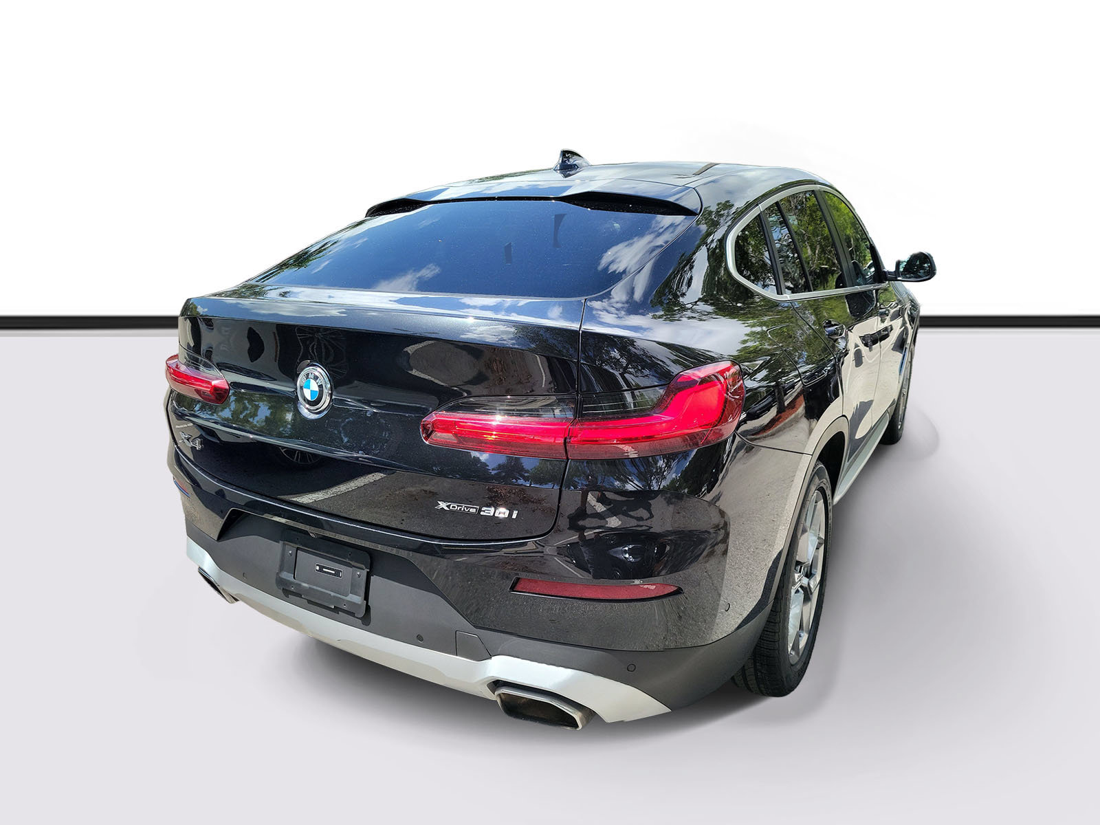 Used 2024 BMW X4 xDrive30i AWD/4WD image 4