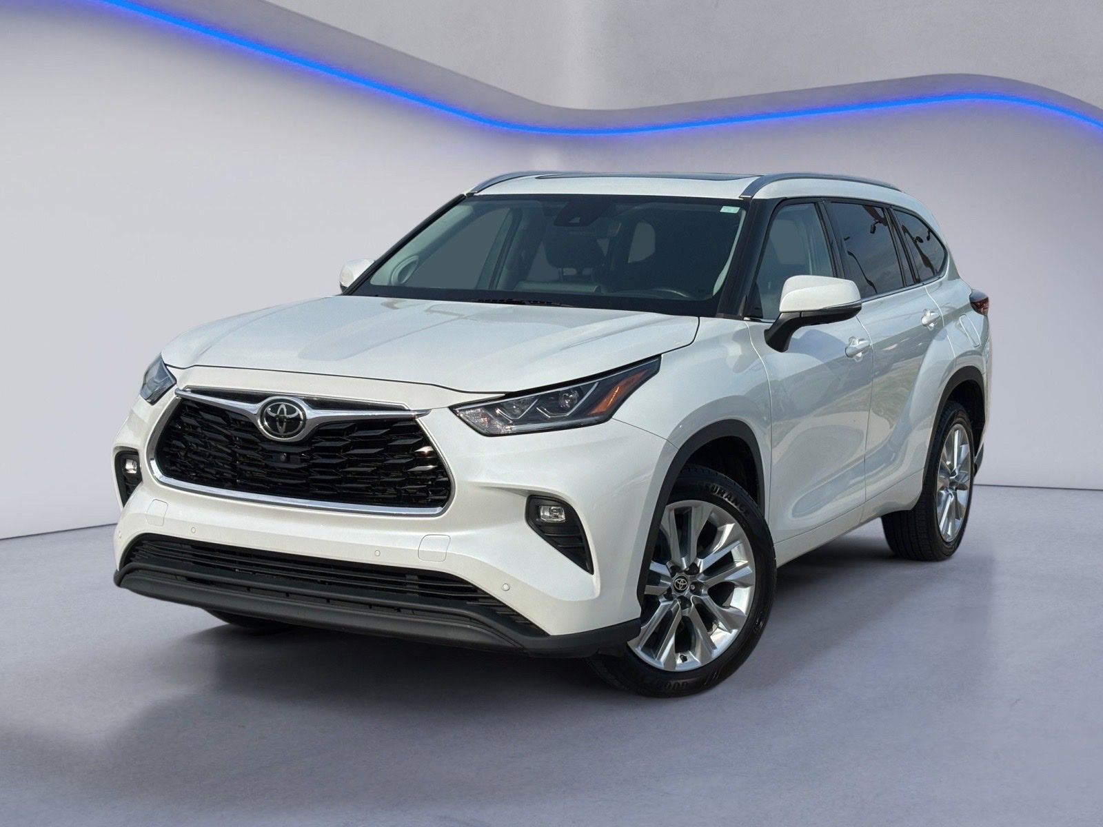 Used 2022 Toyota Highlander Limited FWD video 2