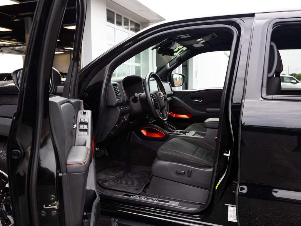 Used 2023 Nissan Frontier PRO-4X w/ Pro Convenience Package AWD/4WD image 30