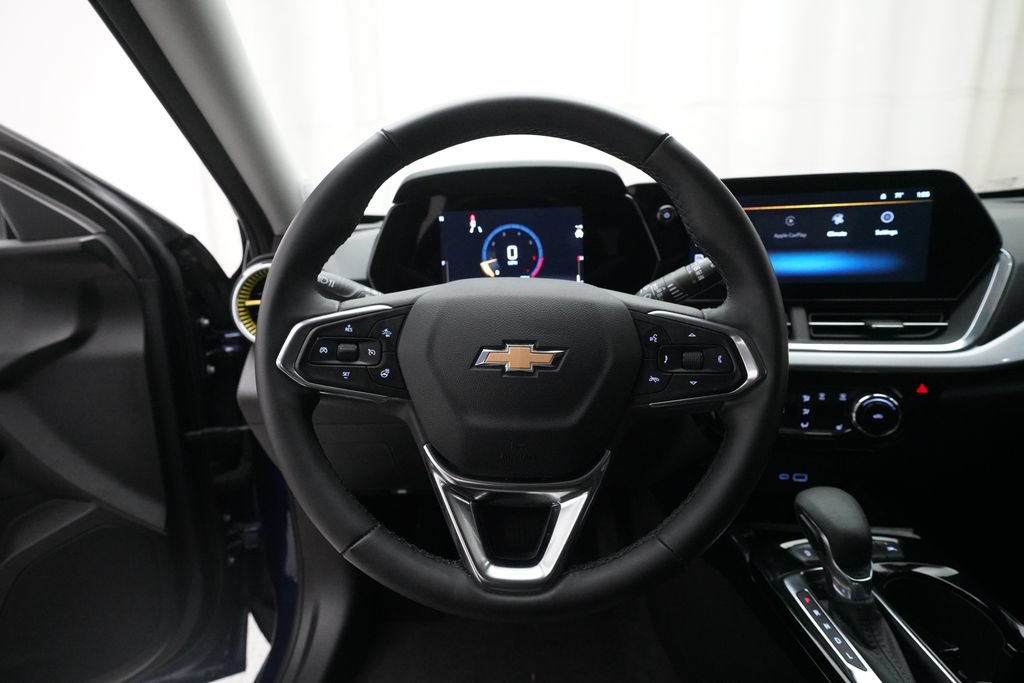 Used 2024 Chevrolet Trax LT w/ Driver Confidence Package FWD image 4