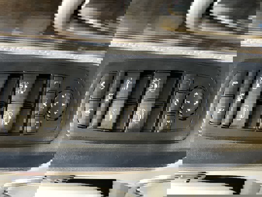 Used 2017 Jeep Grand Cherokee Summit image 16