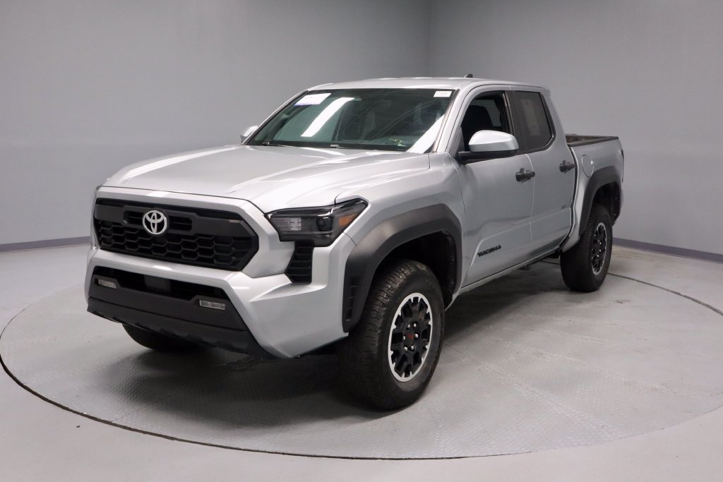 Used 2025 Toyota Tacoma TRD Off-Road AWD/4WD image 6
