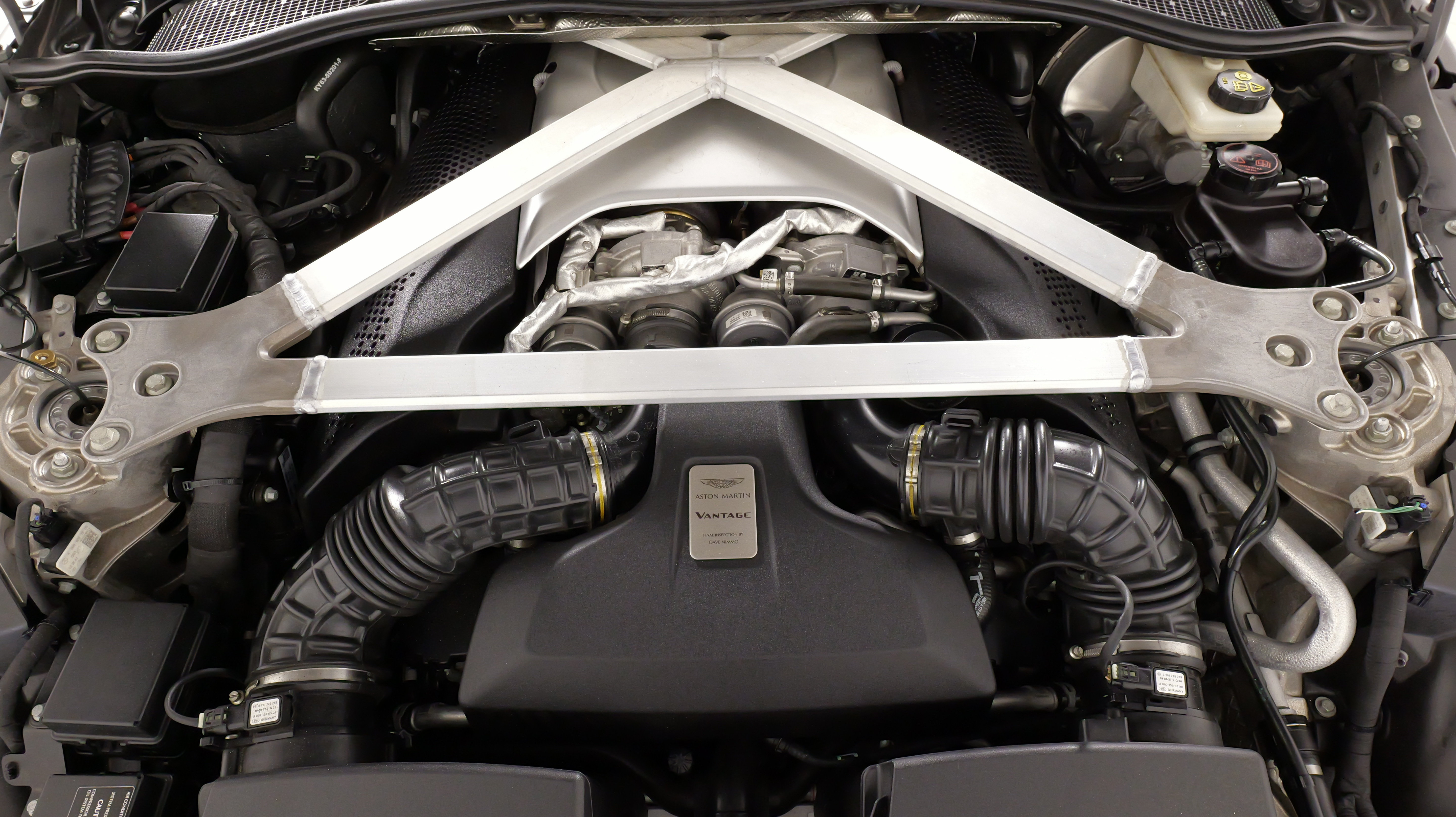 Used 2019 Aston Martin V8 Vantage Coupe RWD image 68