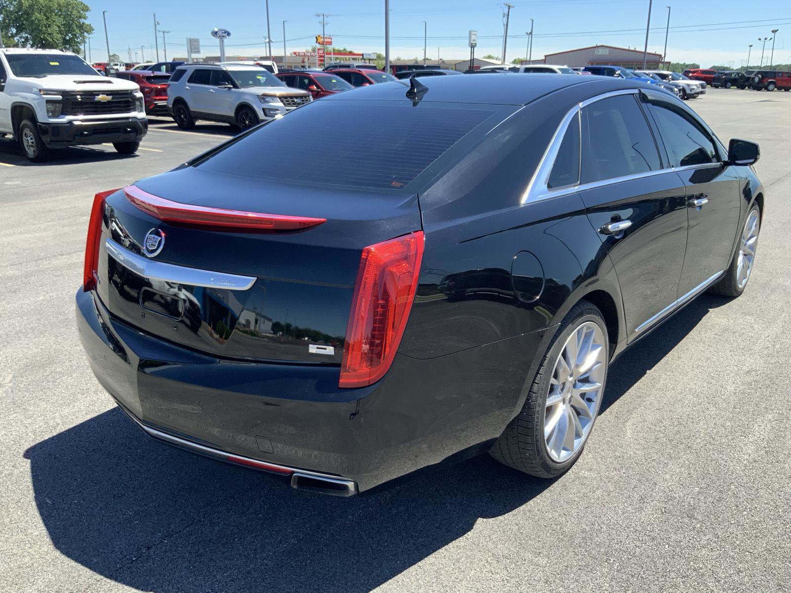 Used 2013 Cadillac XTS Platinum AWD/4WD image 8