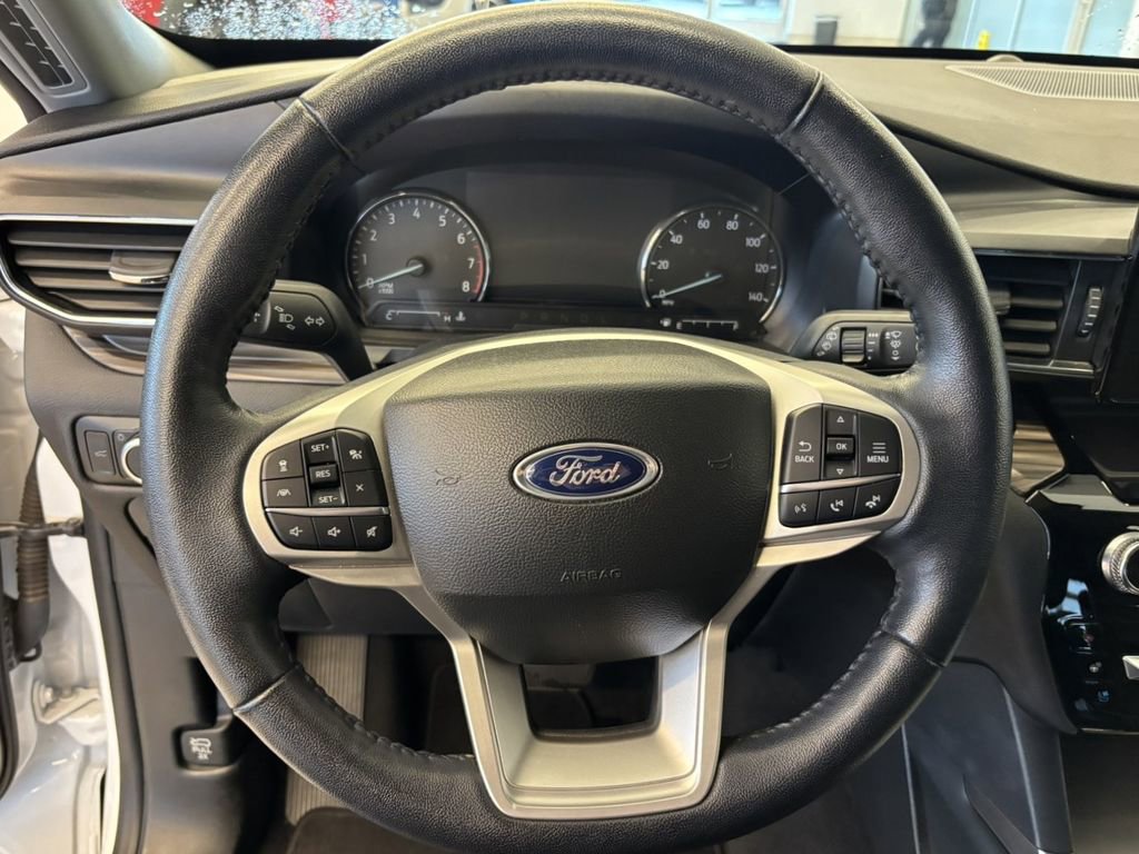 Used 2023 Ford Explorer Limited image 17