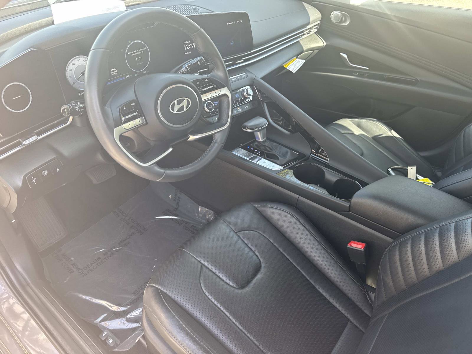 Used 2024 Hyundai Elantra Limited image 31