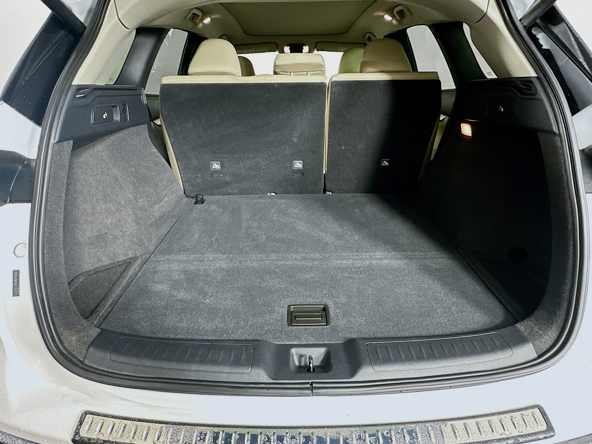 Used 2020 INFINITI QX50 Luxe w/ Navigation Package FWD image 27