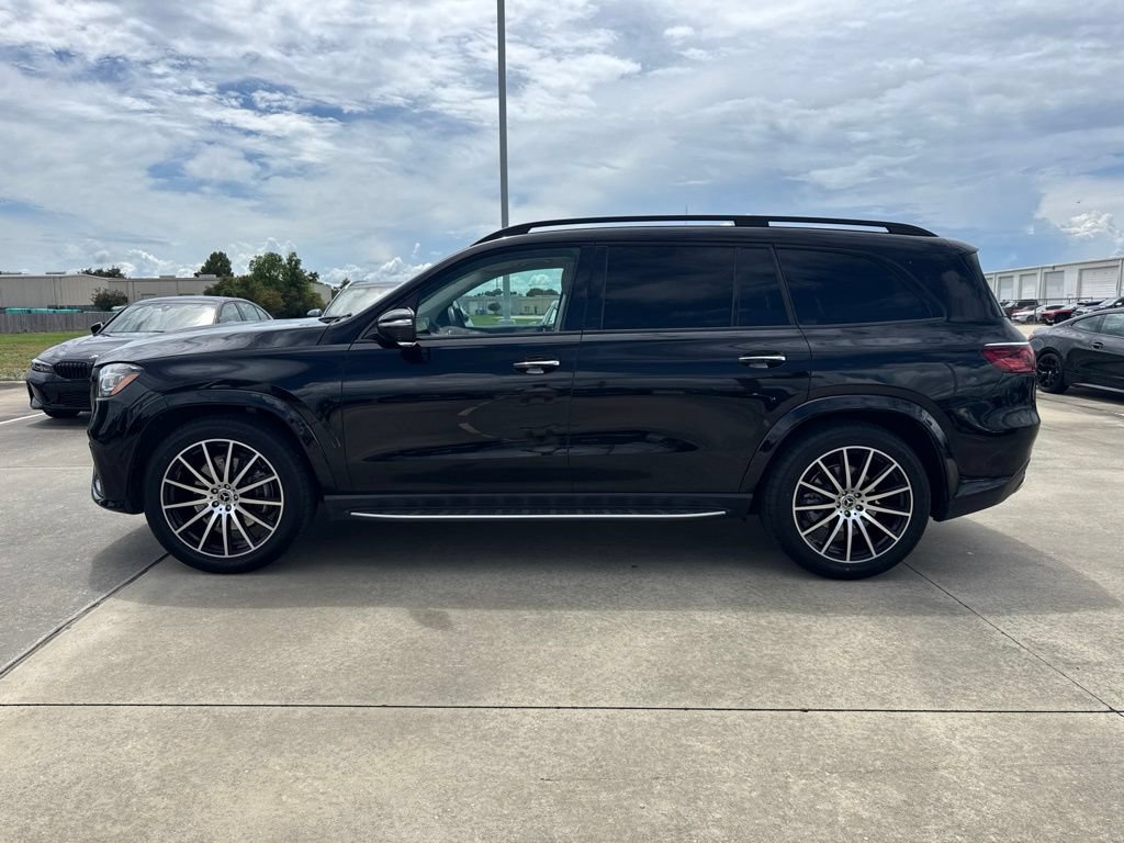 Used 2024 Mercedes-Benz GLS 580 4MATIC image 2