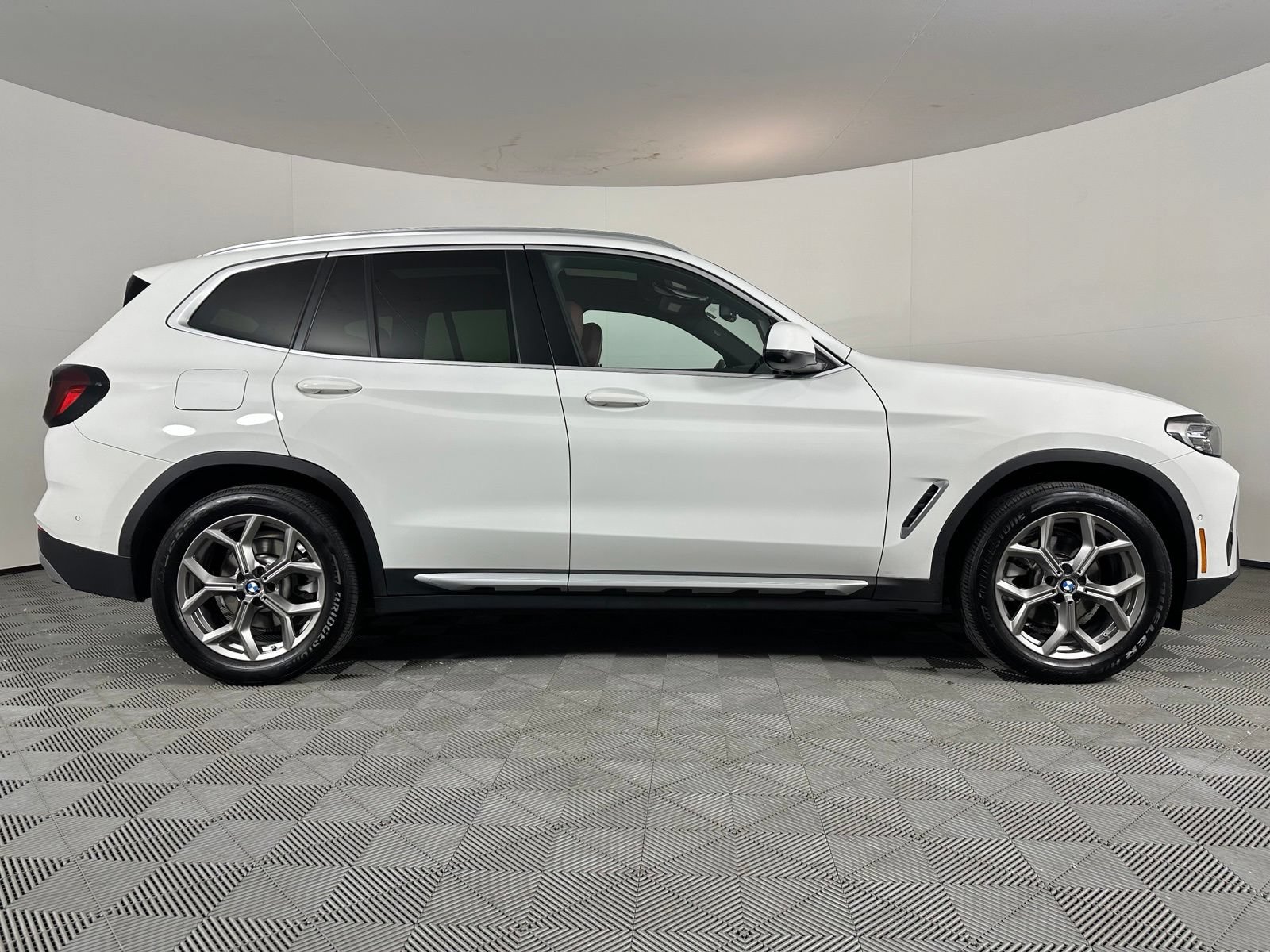 Used 2023 BMW X3 xDrive30i w/ Convenience Package w/ZPA AWD/4WD image 29