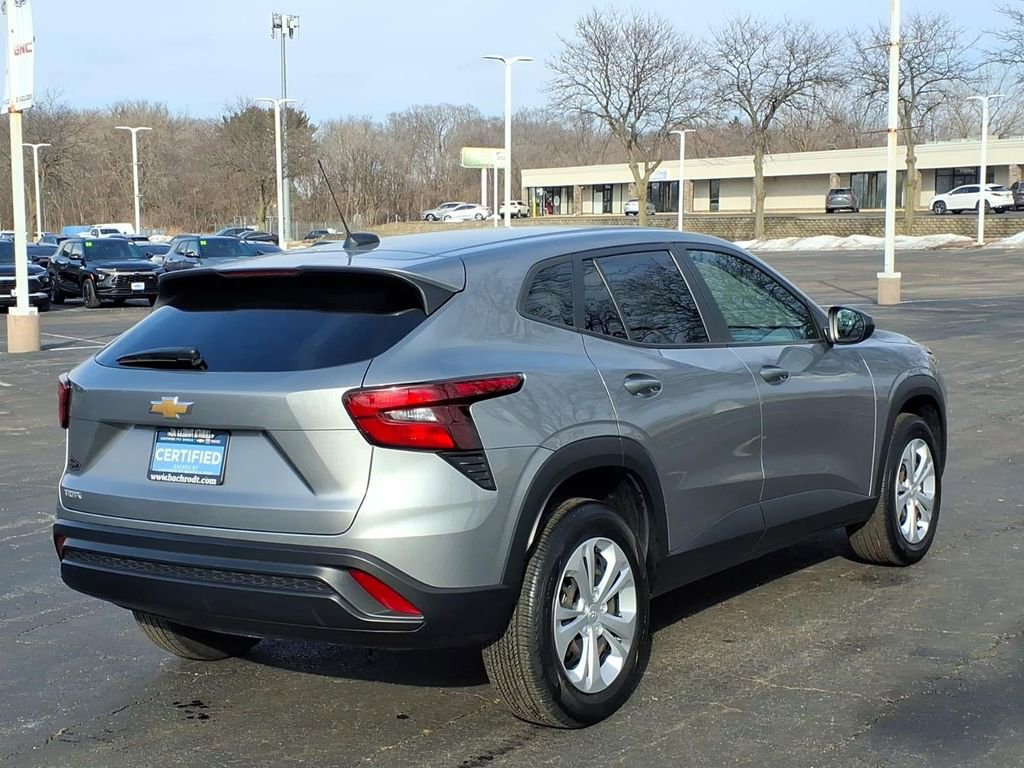 Certified 2024 Chevrolet Trax LS w/ Driver Confidence Package image 7