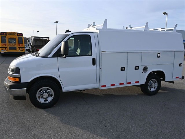 Used 2021 Chevrolet Express 3500 w/ Power Convenience Package image 3