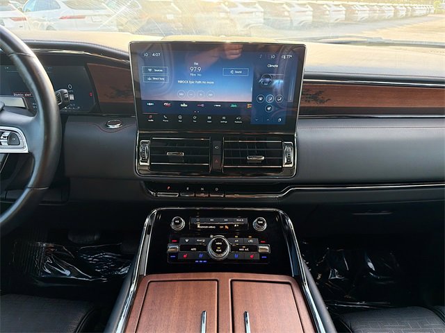 Used 2024 Lincoln Navigator Black Label image 20