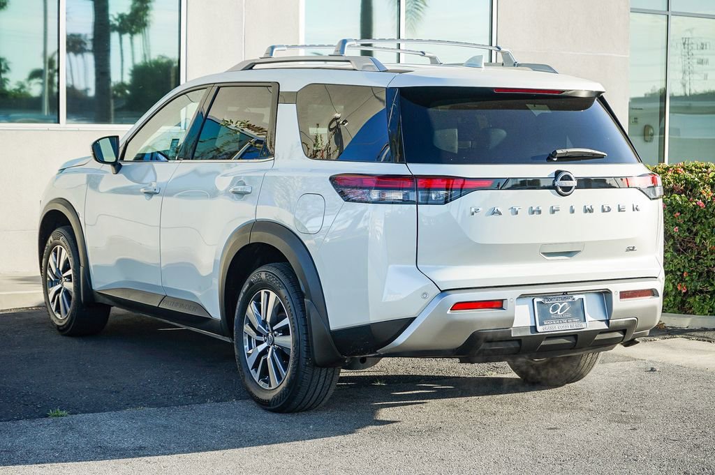 Used 2024 Nissan Pathfinder SL image 4