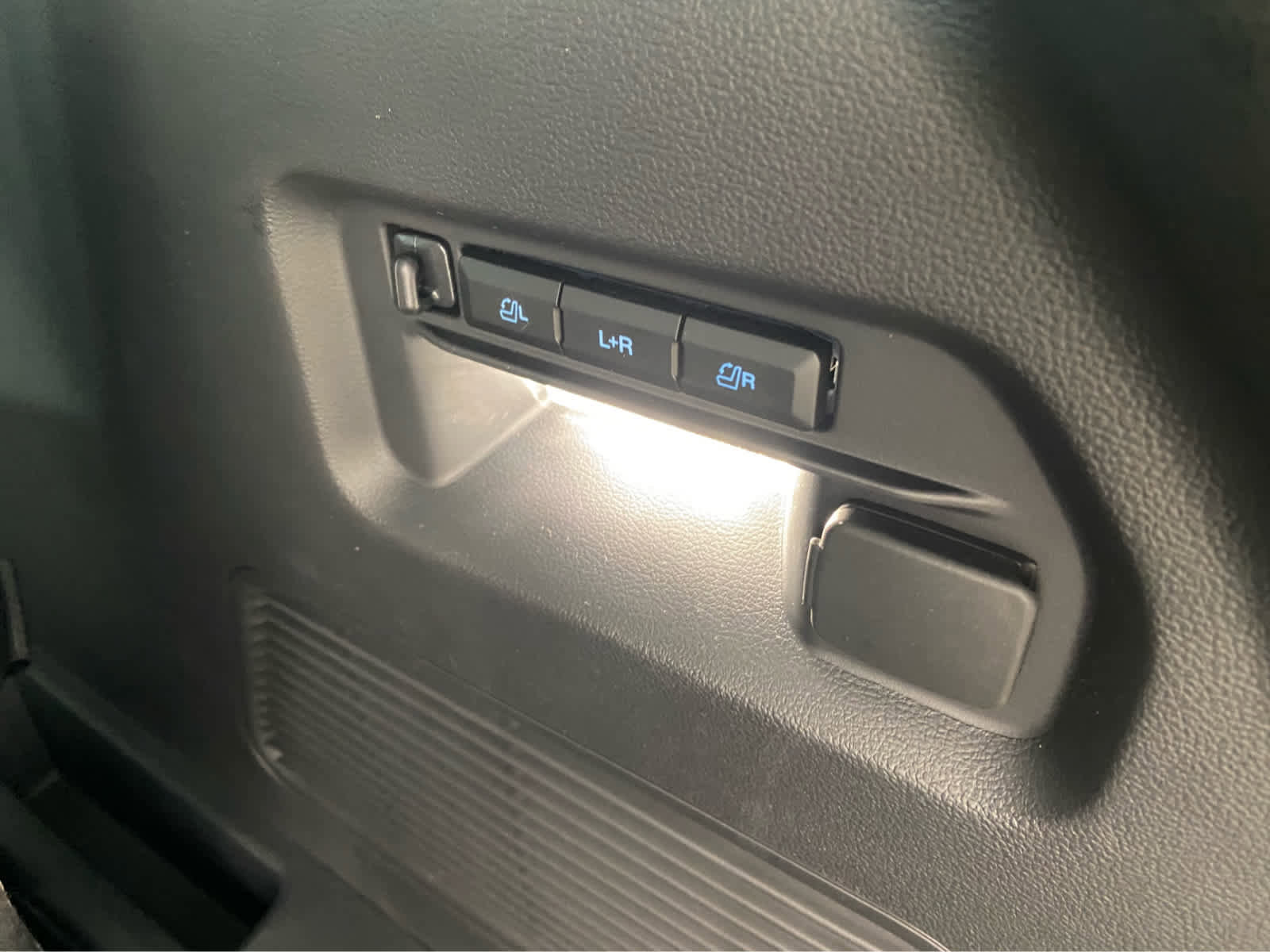 New 2026 Ford Explorer Platinum w/ LUX Leather Package image 8