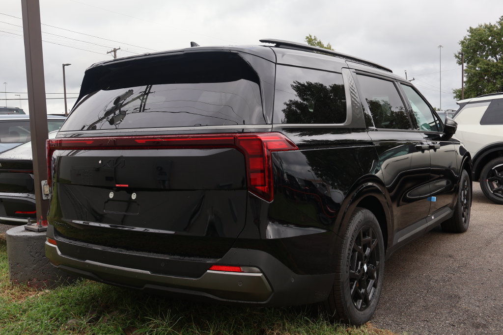 New 2027 Kia Carnival SX FWD image 5