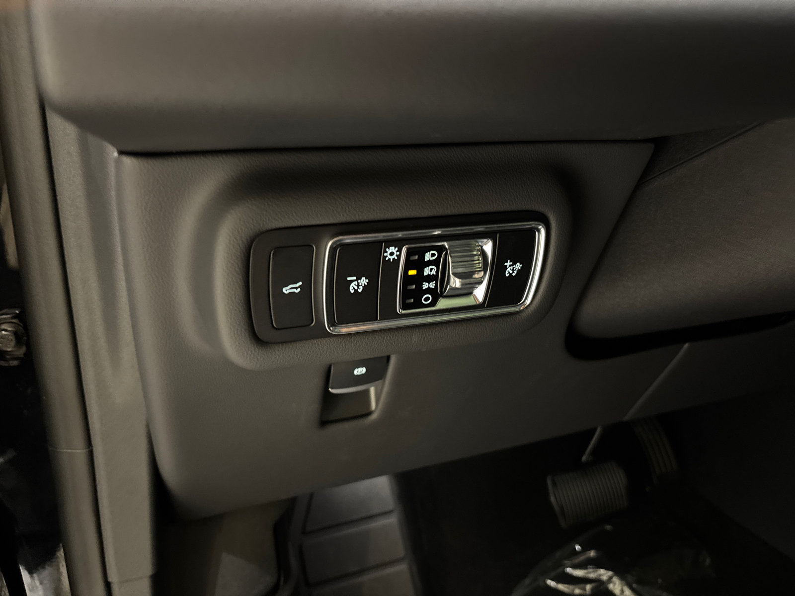 New 2026 Lincoln Nautilus Reserve w/ Jet Appearance Package AWD/4WD image 16