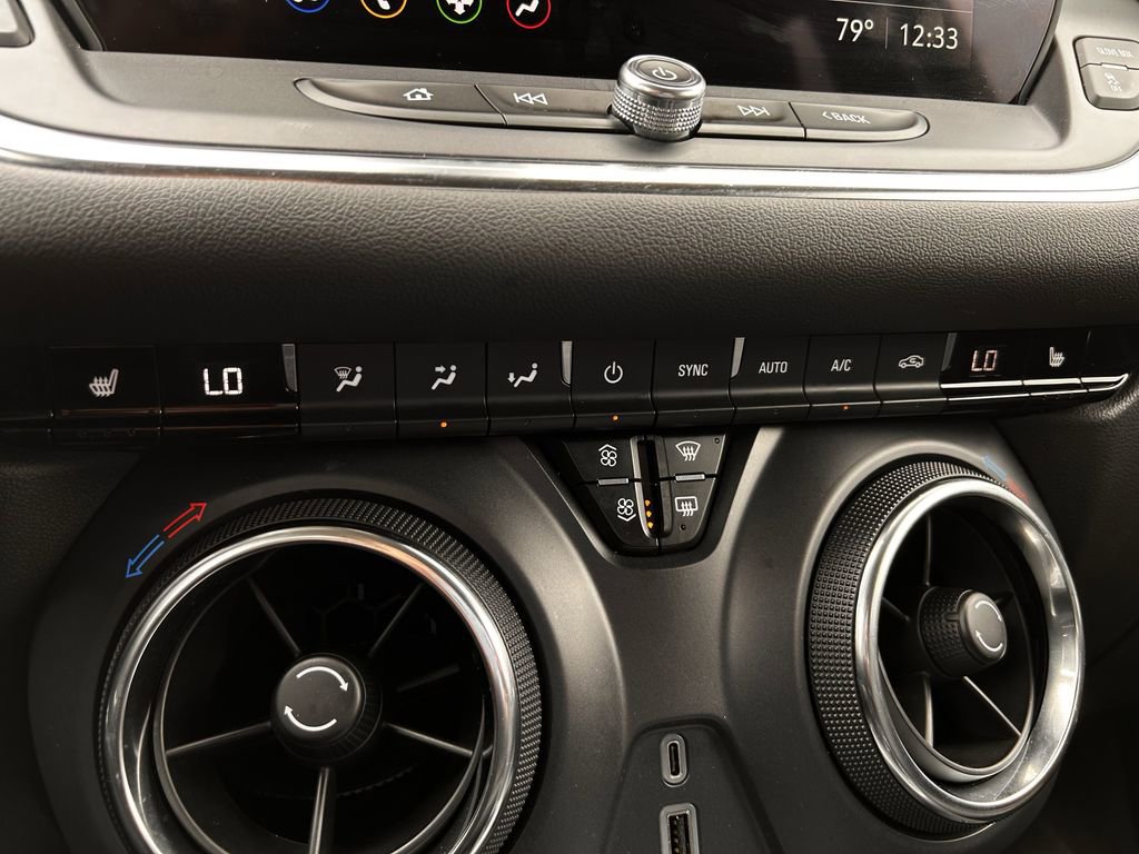 Used 2025 Chevrolet Blazer LT image 21