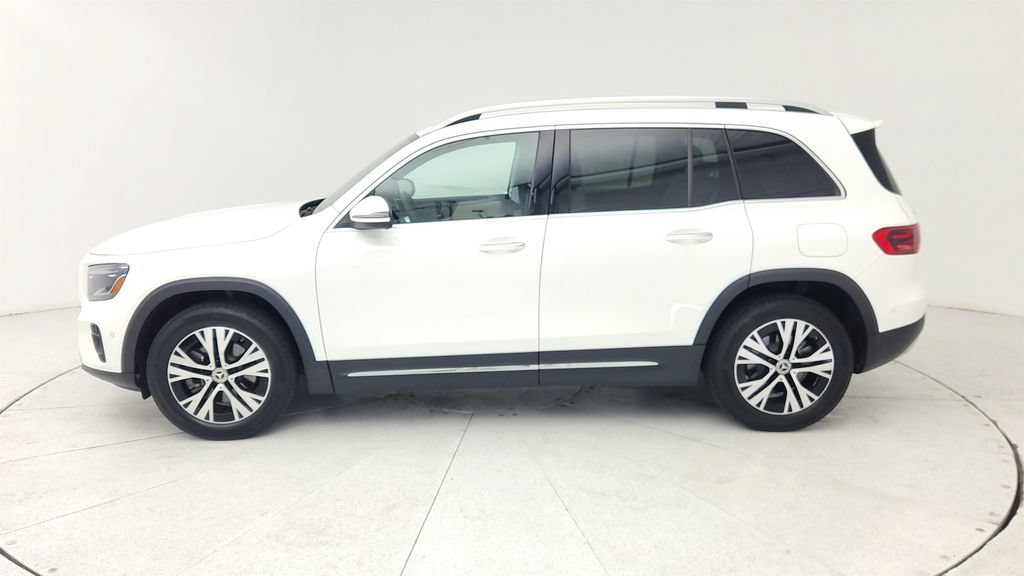 Used 2025 Mercedes-Benz GLB 250 w/ Exclusive Package image 4