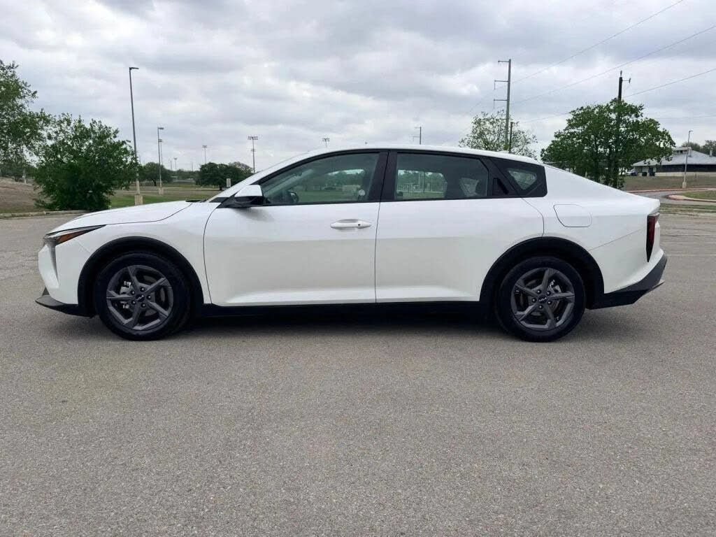 Used 2025 Kia K4 FWD image 4