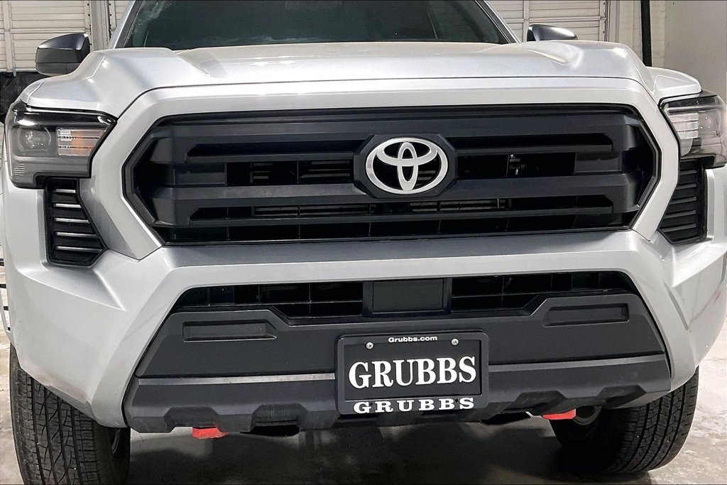 Used 2025 Toyota Tacoma SR RWD image 34