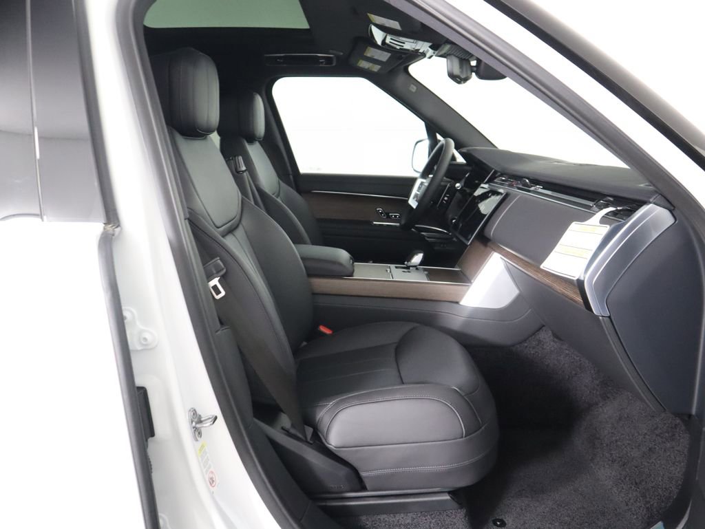 New 2025 Land Rover Range Rover Long Wheelbase SE image 21