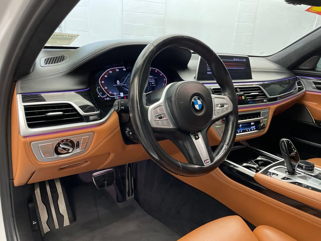 Used 2022 BMW 750i xDrive w/ Luxury Rear Seating Package AWD/4WD image 15