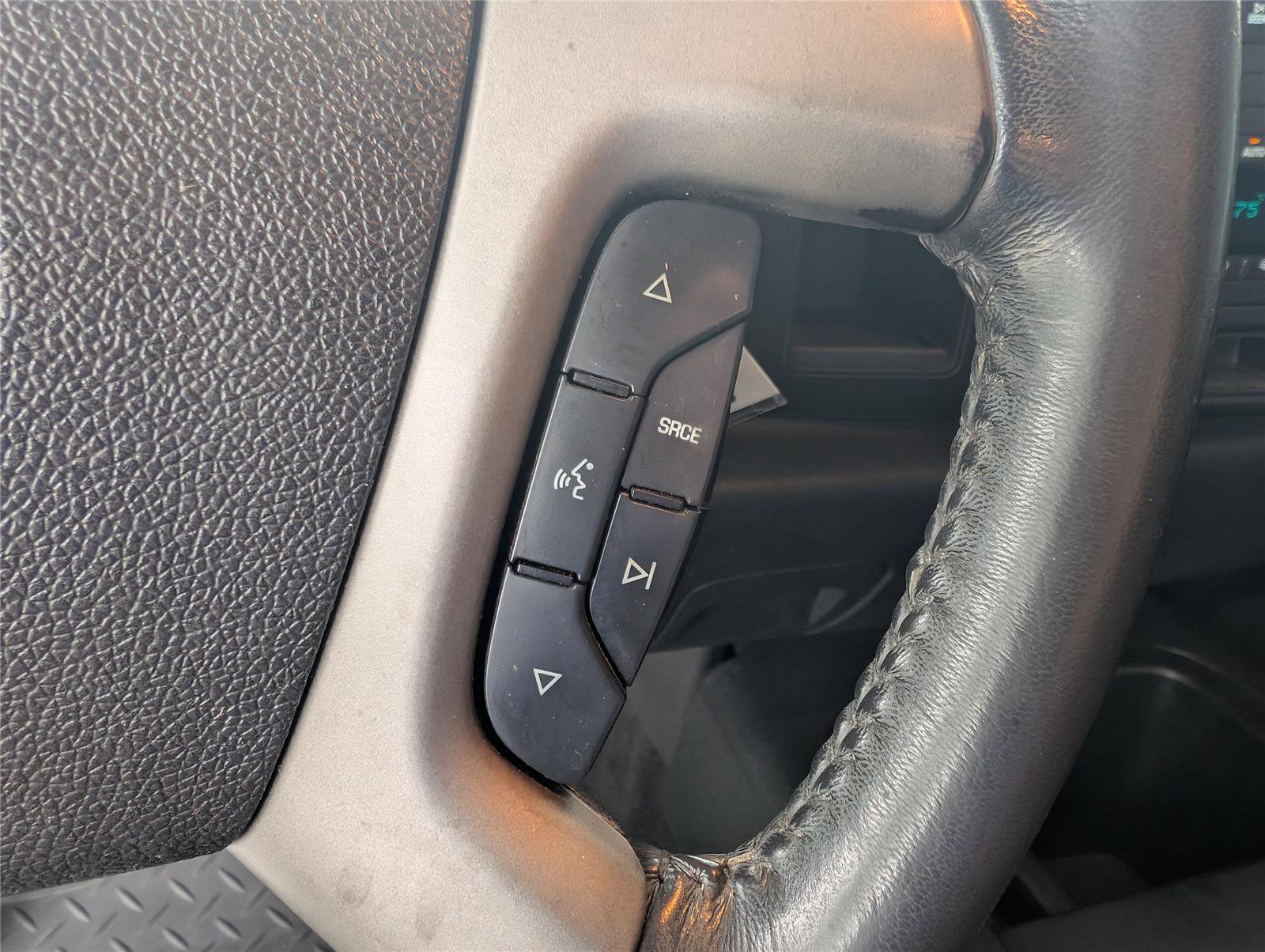 Used 2007 GMC Sierra 2500 SLE w/ EZ-Lift Tailgate Package RWD image 19