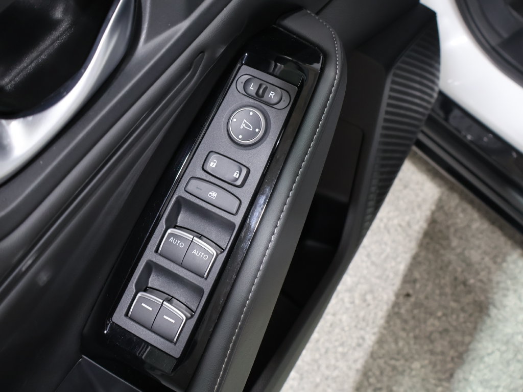 Used 2025 Honda Accord Touring image 14