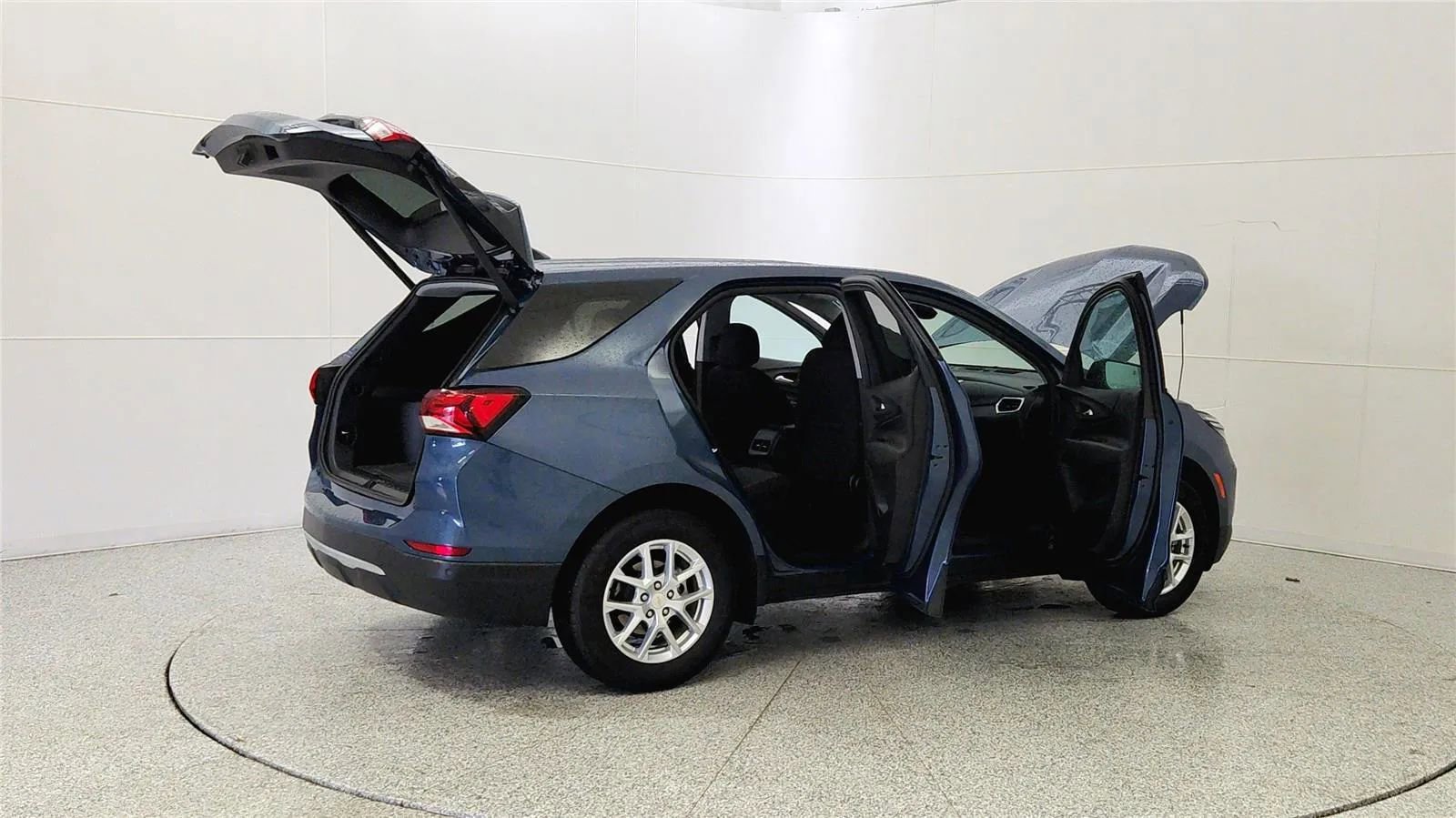 Used 2024 Chevrolet Equinox LT FWD image 12